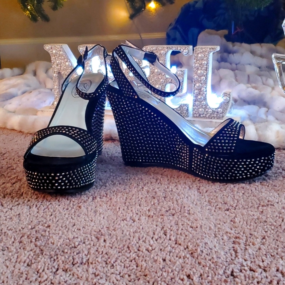 Bolero silver embellished strappy heel wedges. New and sparkly! 6.5